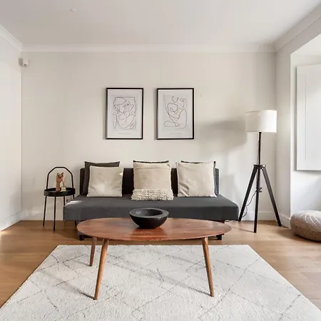 Apartment Cosy 1-br Belem With Parking & Ac By Host For Us *