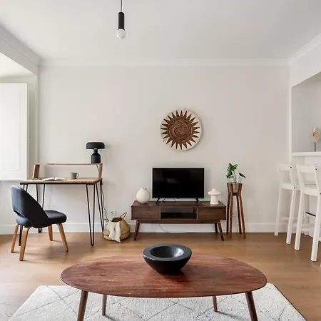 Cosy 1-br Belem With Parking & Ac By Host For Us アパート *